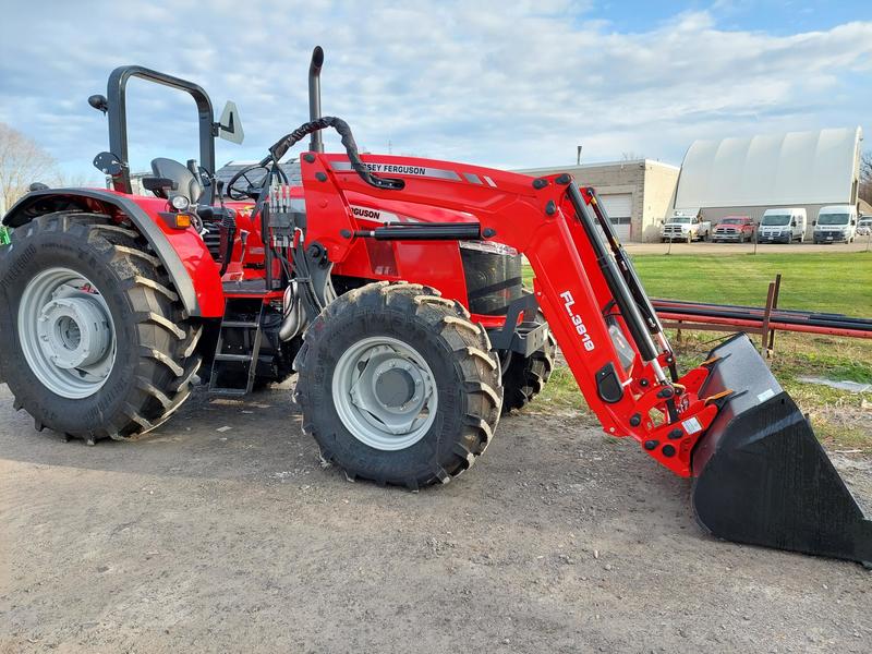 Tractors  MF5711 Platform Photo